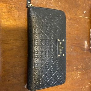 Kate spade zippy wallet